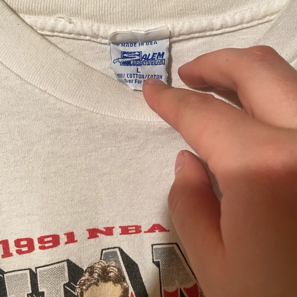 1991 Chicago Bulls Championship Tee - Picture 5 of 5
